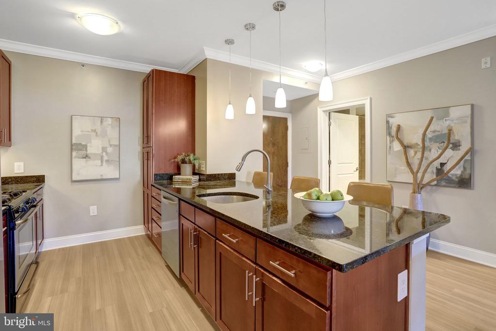 6301 EDSALL ROAD Unit: 122