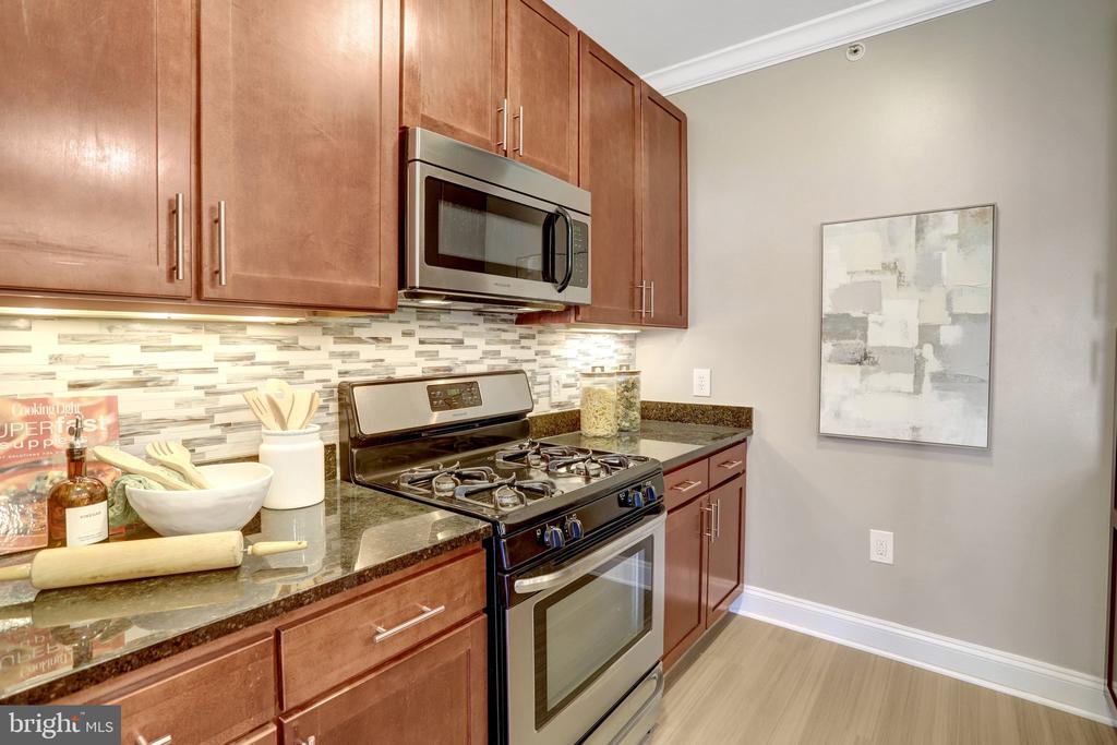 6301 EDSALL ROAD Unit: 122