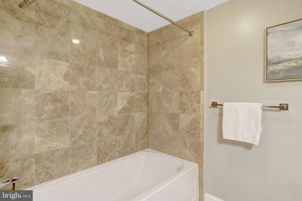 6301 EDSALL ROAD Unit: 122