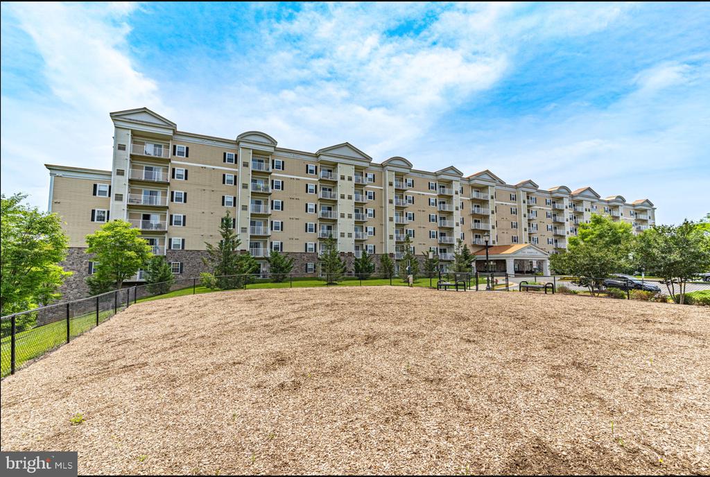 6301 EDSALL ROAD Unit: 122