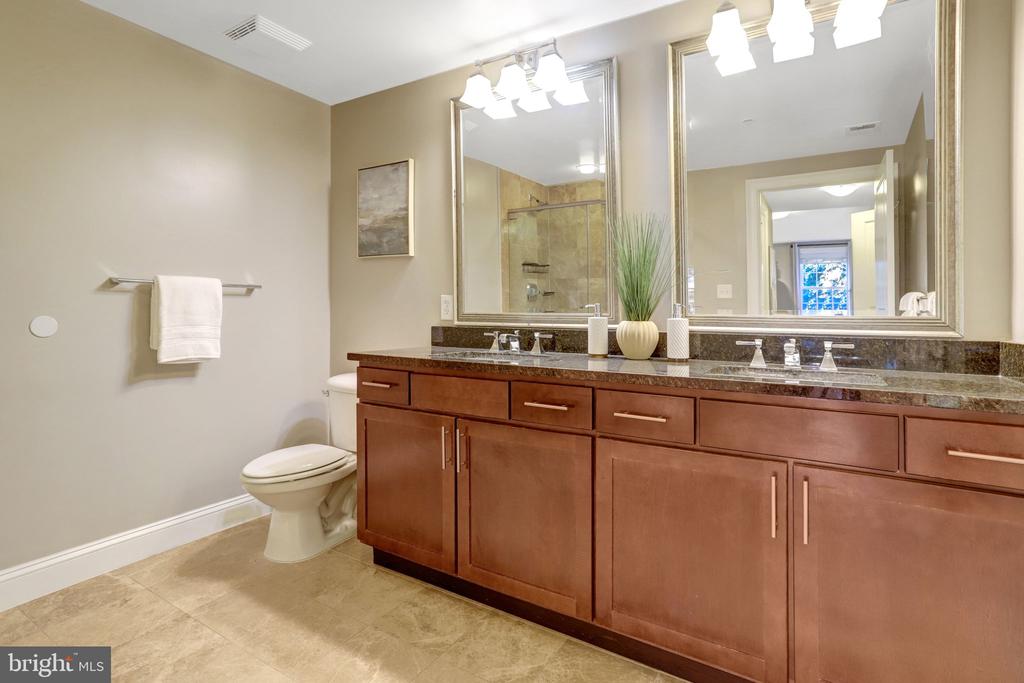 6301 EDSALL ROAD Unit: 122
