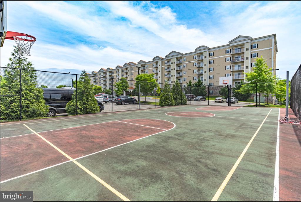 6301 EDSALL ROAD Unit: 122
