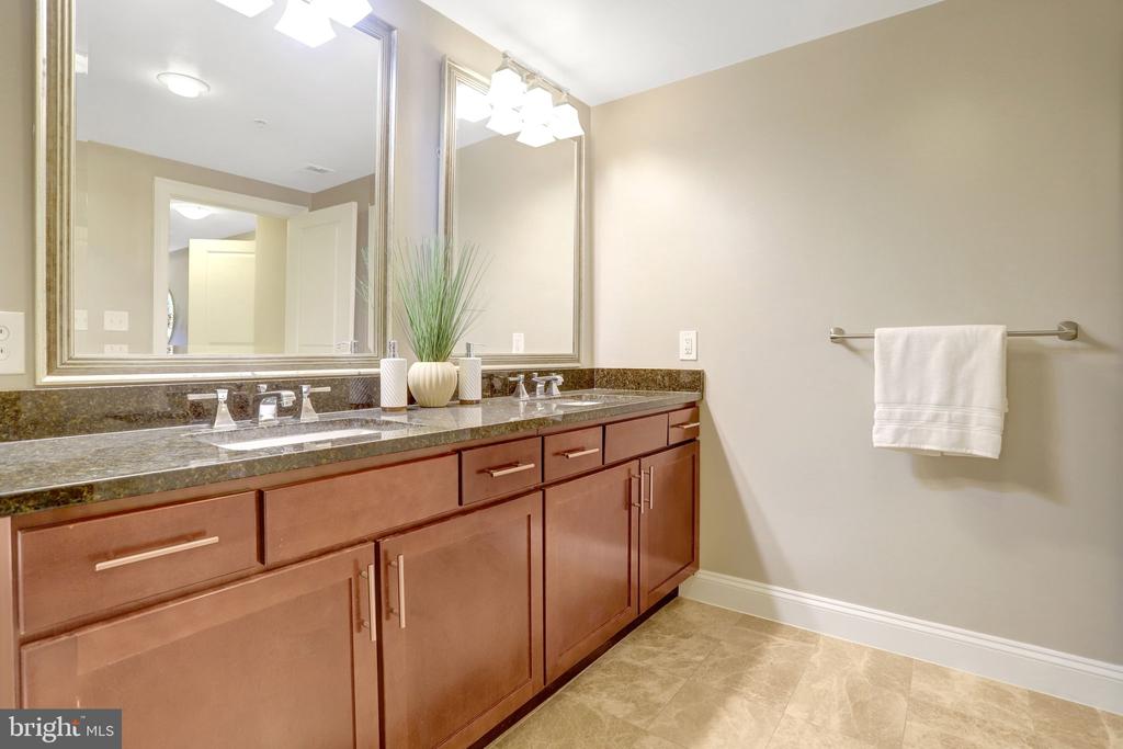 6301 EDSALL ROAD Unit: 122