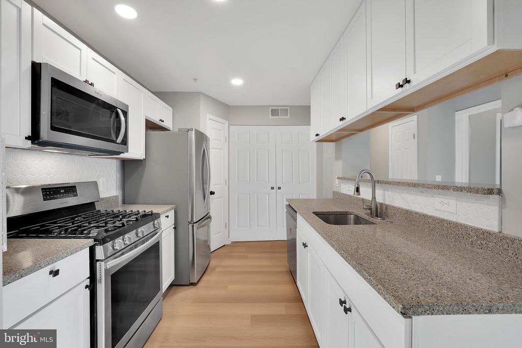 46608 Drysdale Ter #300