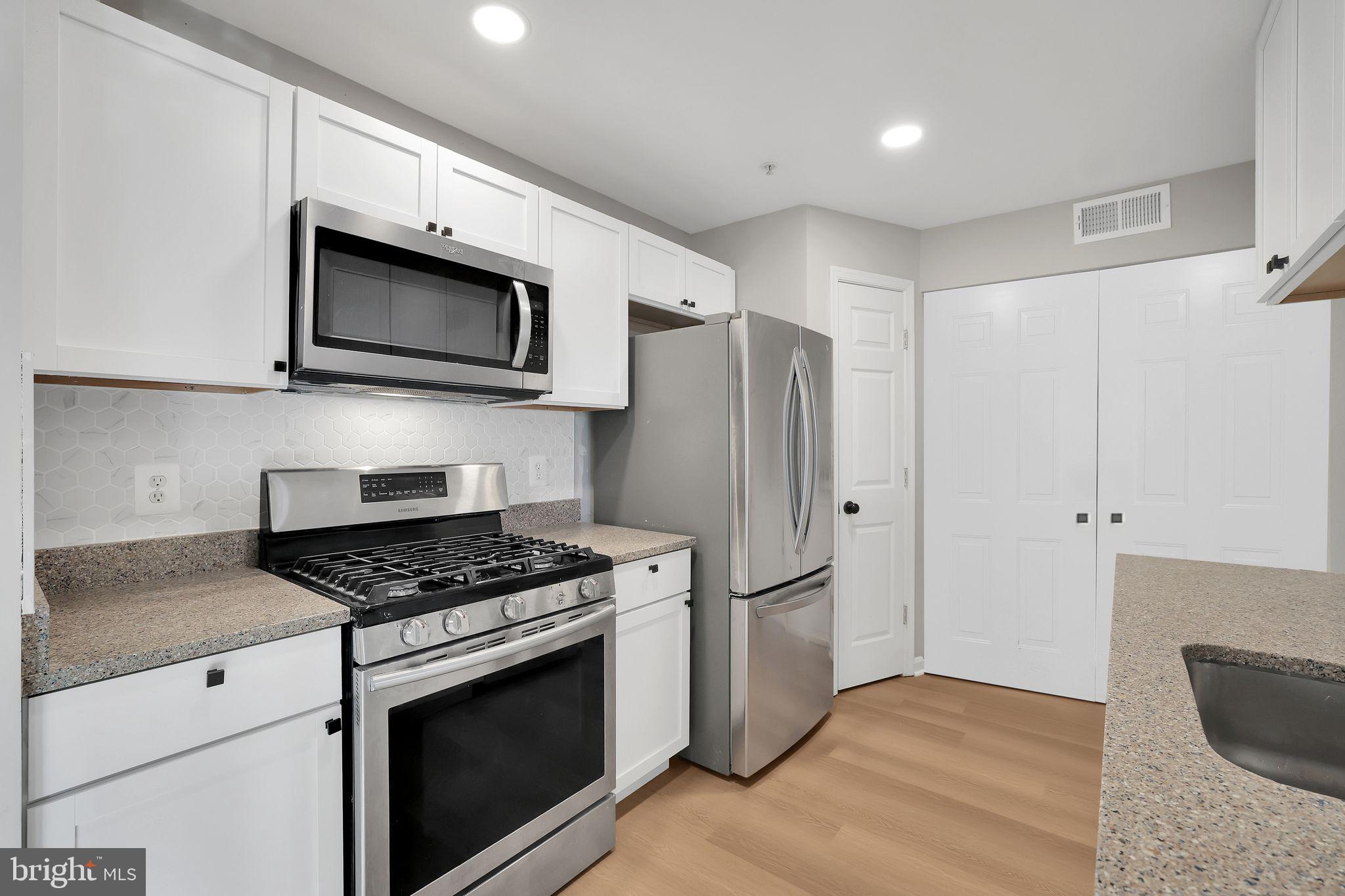 46608 Drysdale Ter #300