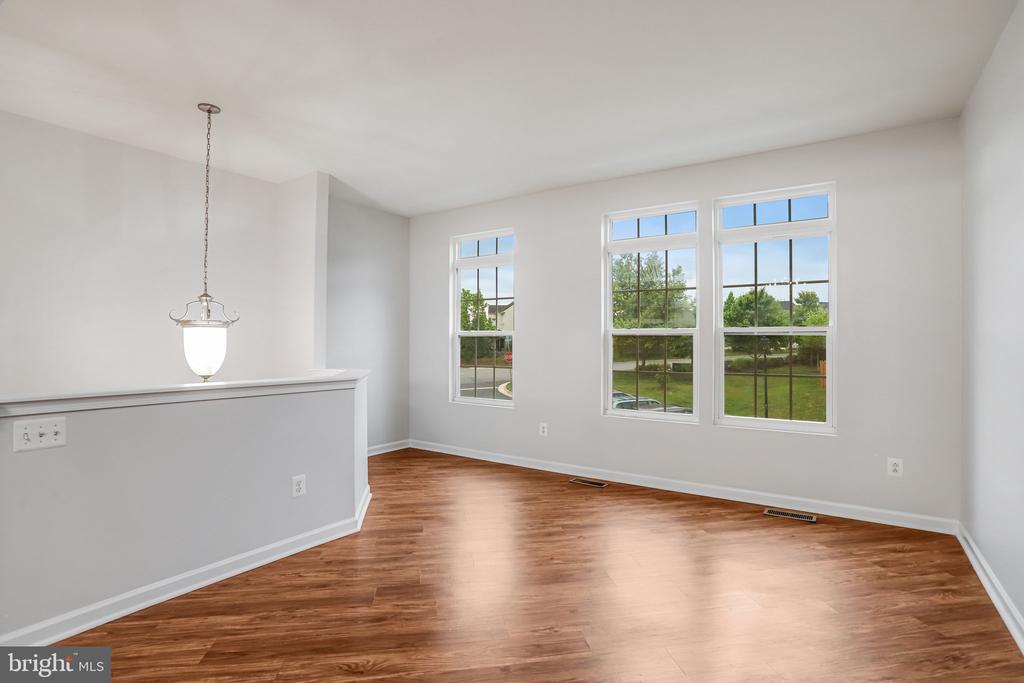41758 CYNTHIA TERRACE
