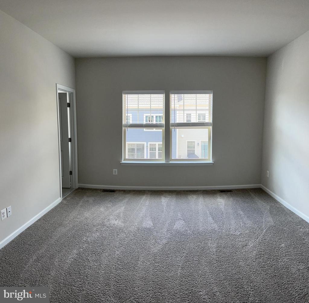 9361 BARNES LOOP
