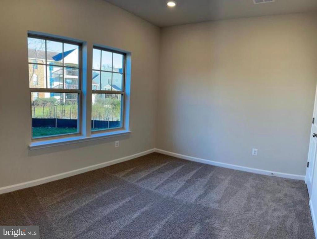9361 BARNES LOOP