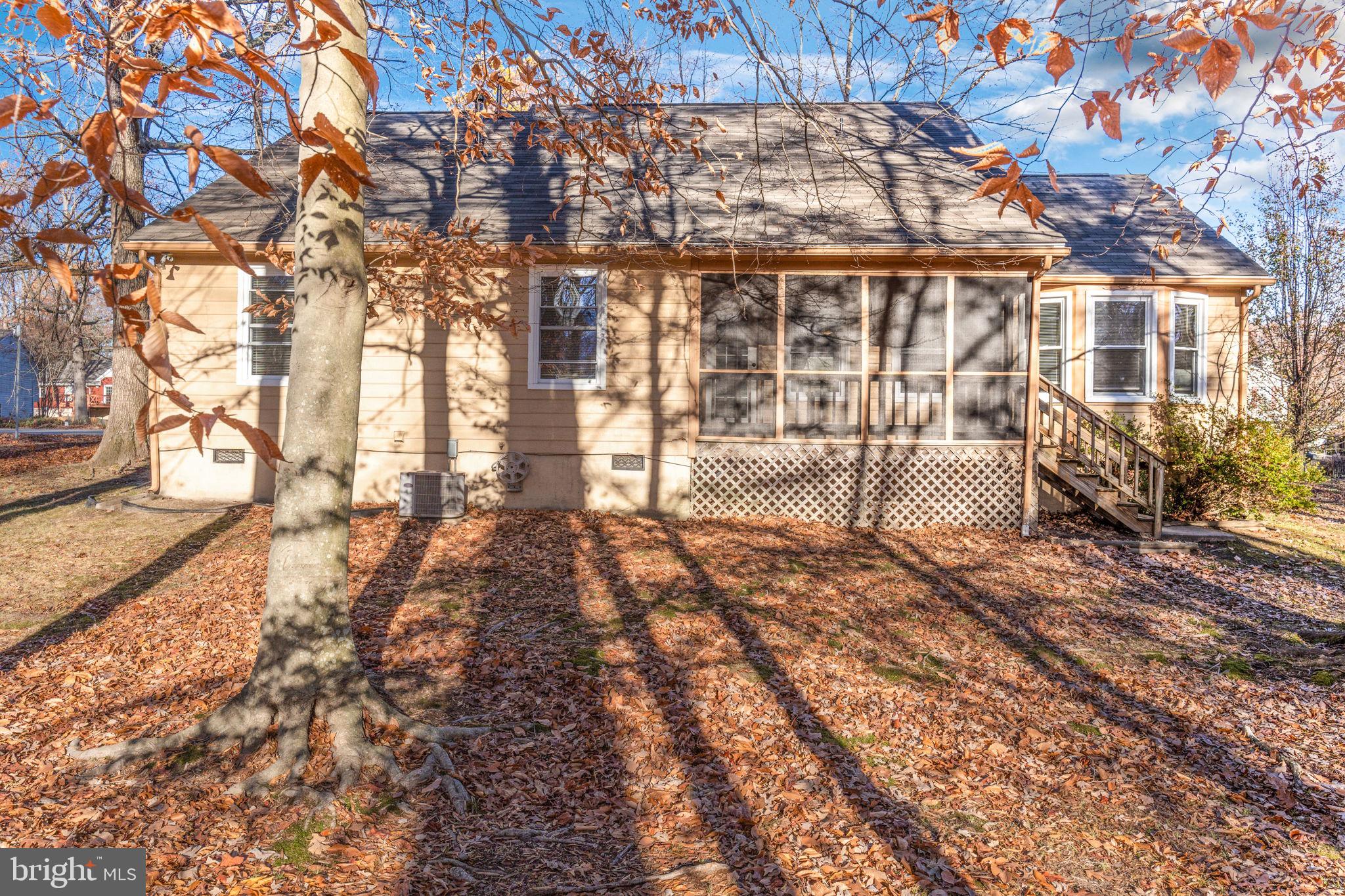 10801 Crestwood Dr