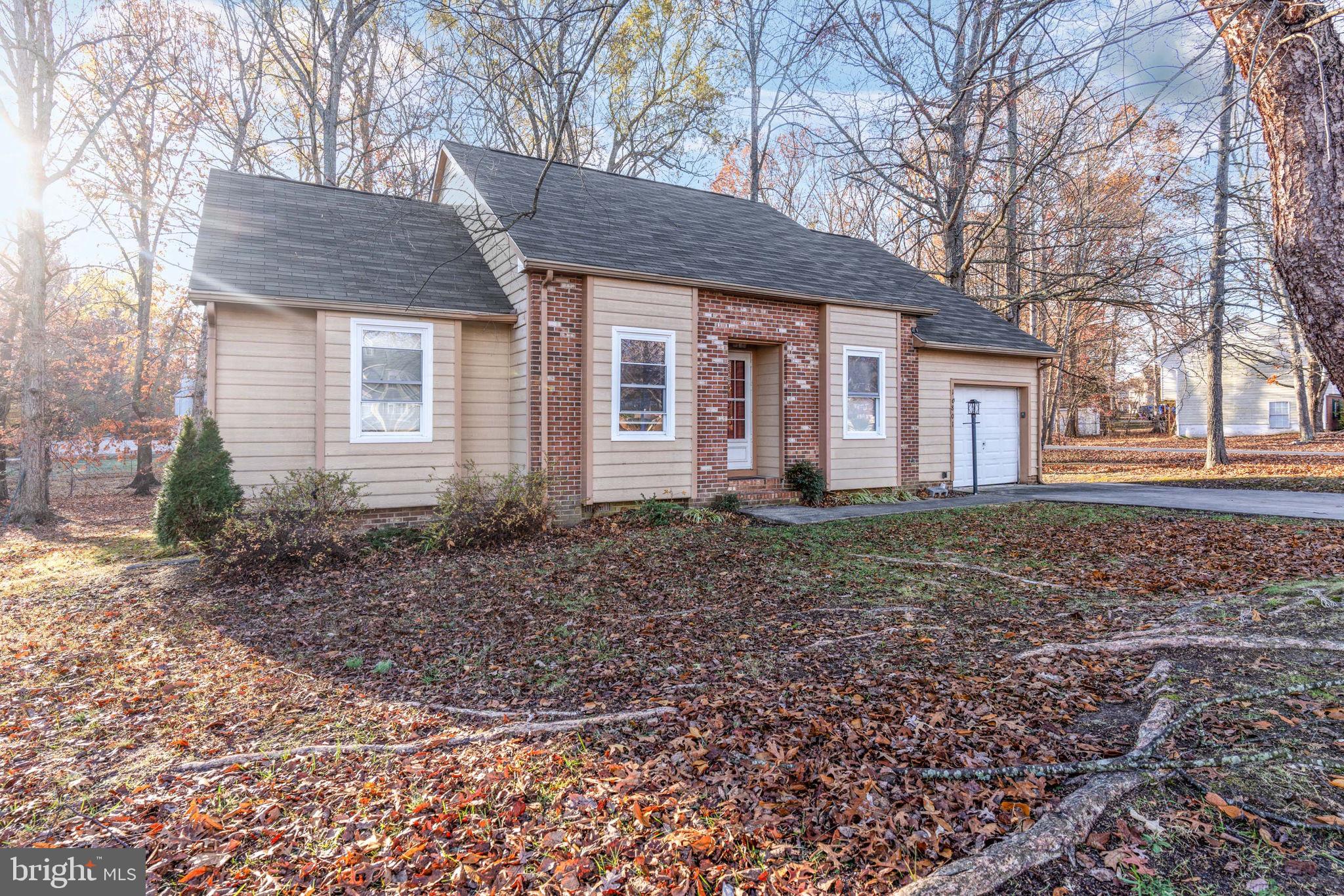 10801 Crestwood Dr