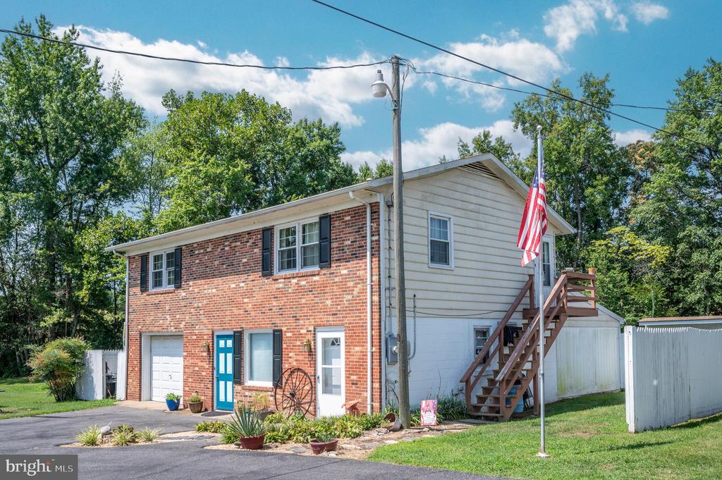 103 Camp Selden Rd