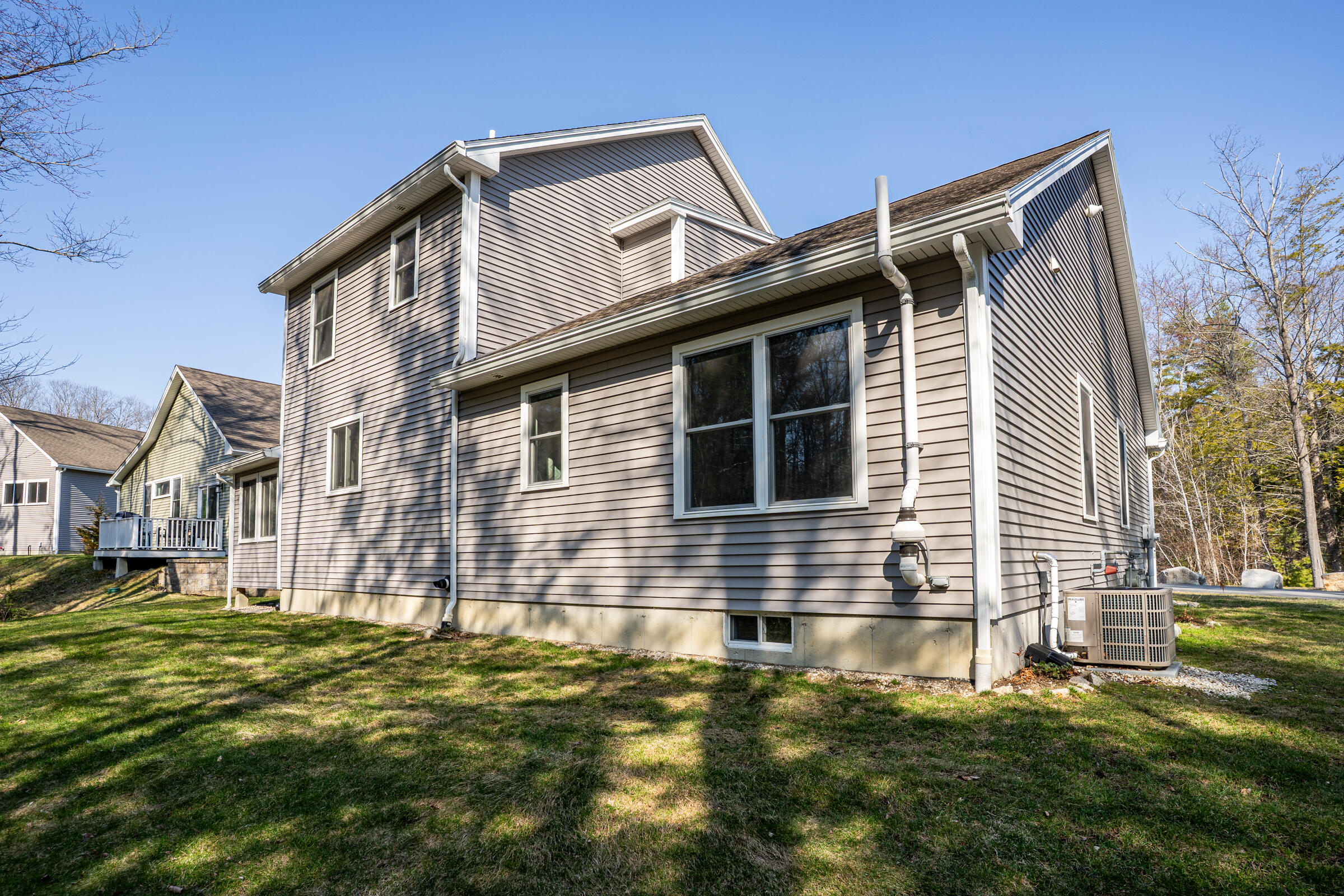 16 Pheasant Lane 28