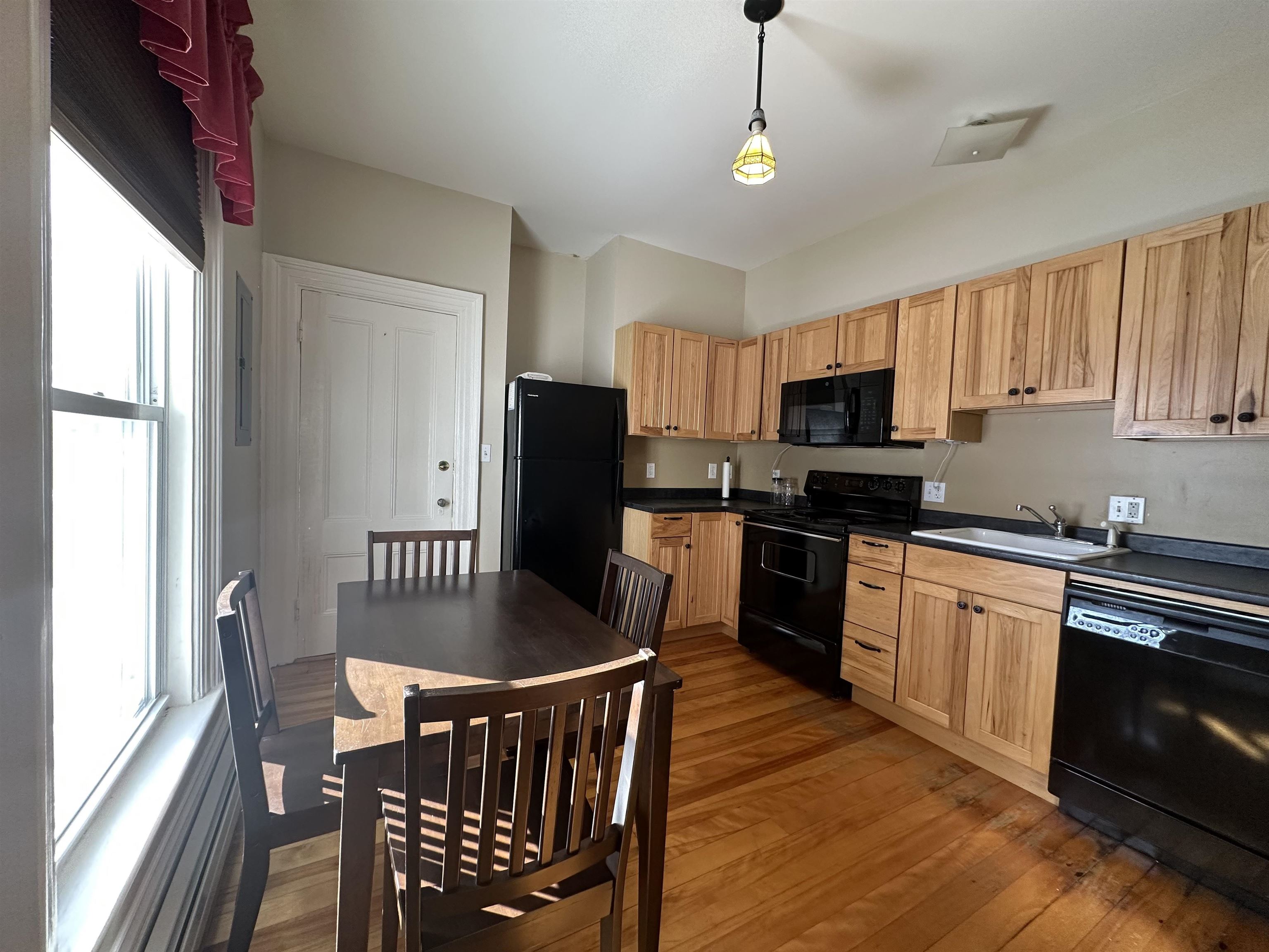 313 Bridge Street Unit: 3