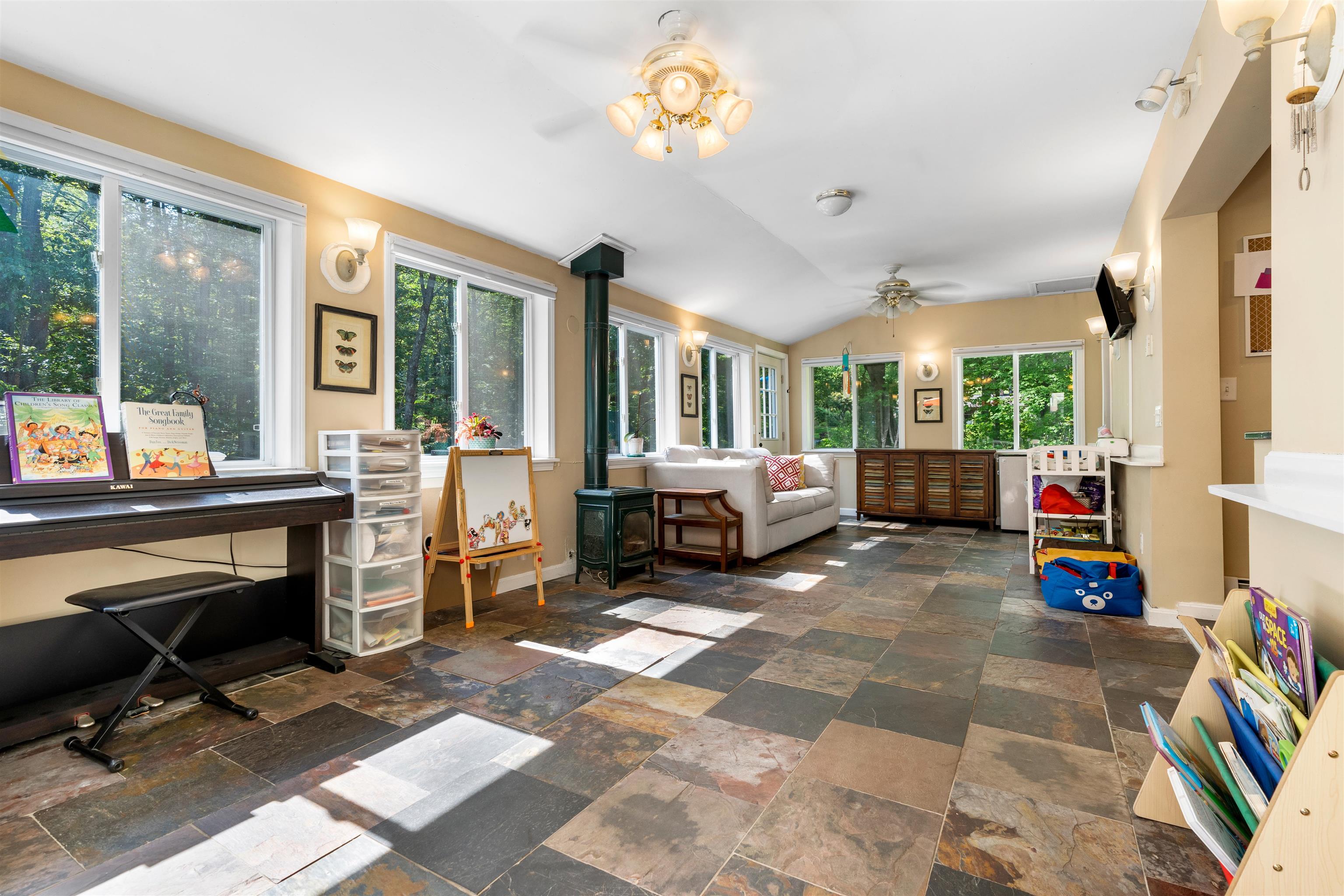 47 Old Manchester Road