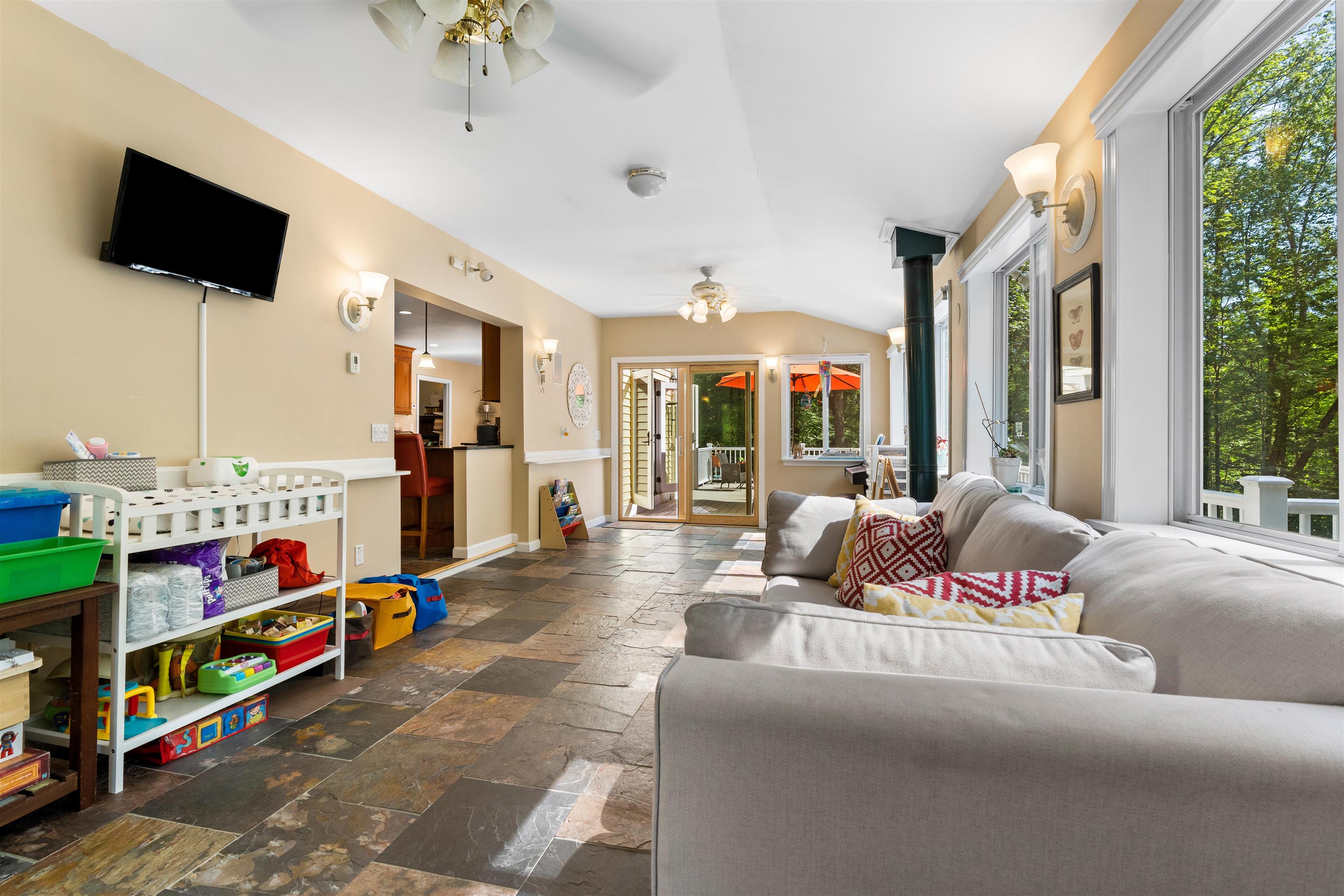 47 Old Manchester Road