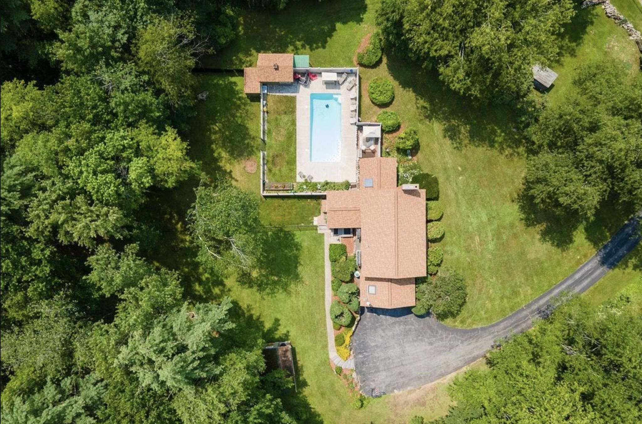 121 Baboosic Lake Road