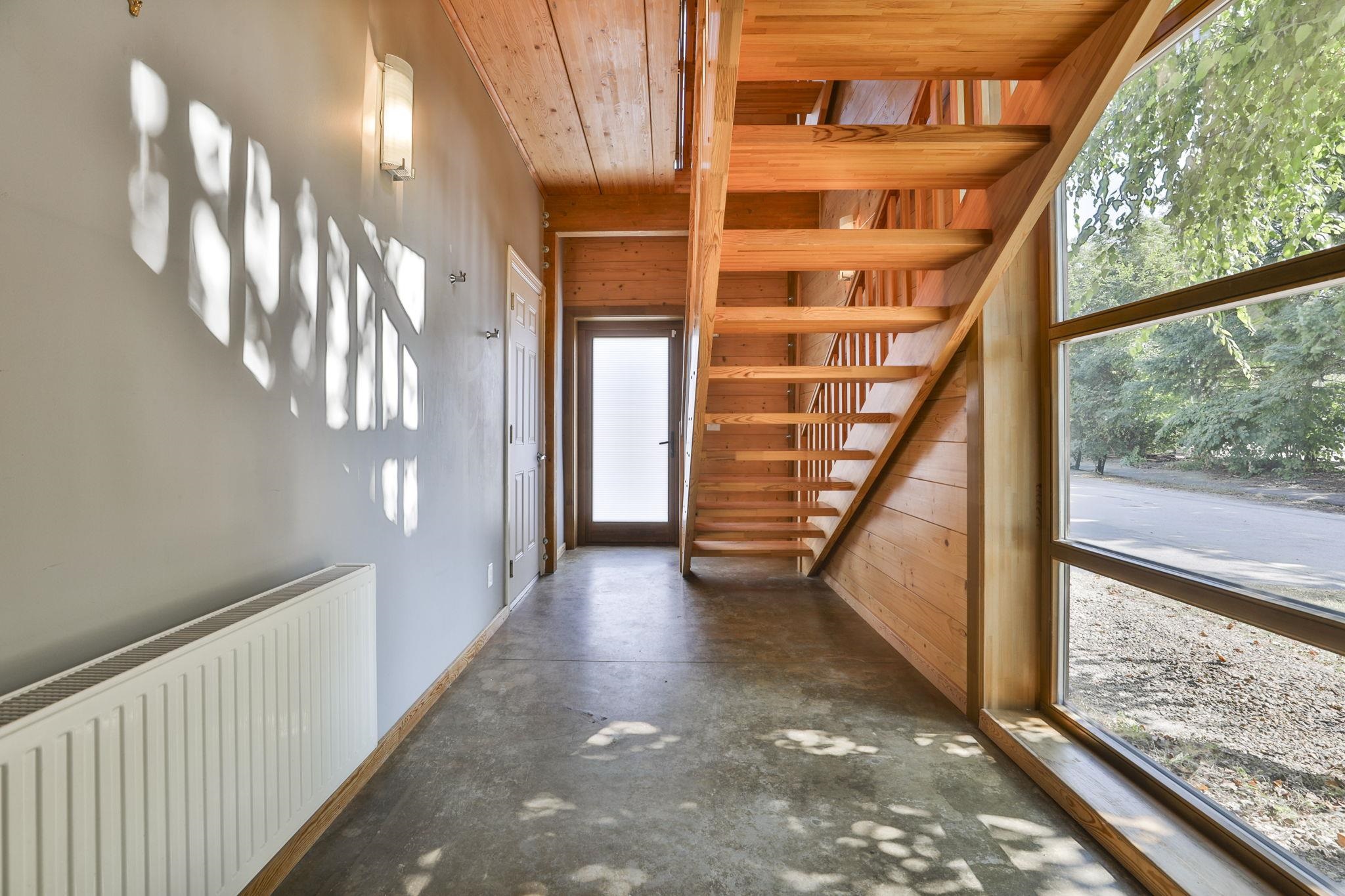 23 Vernon Street Unit: 1