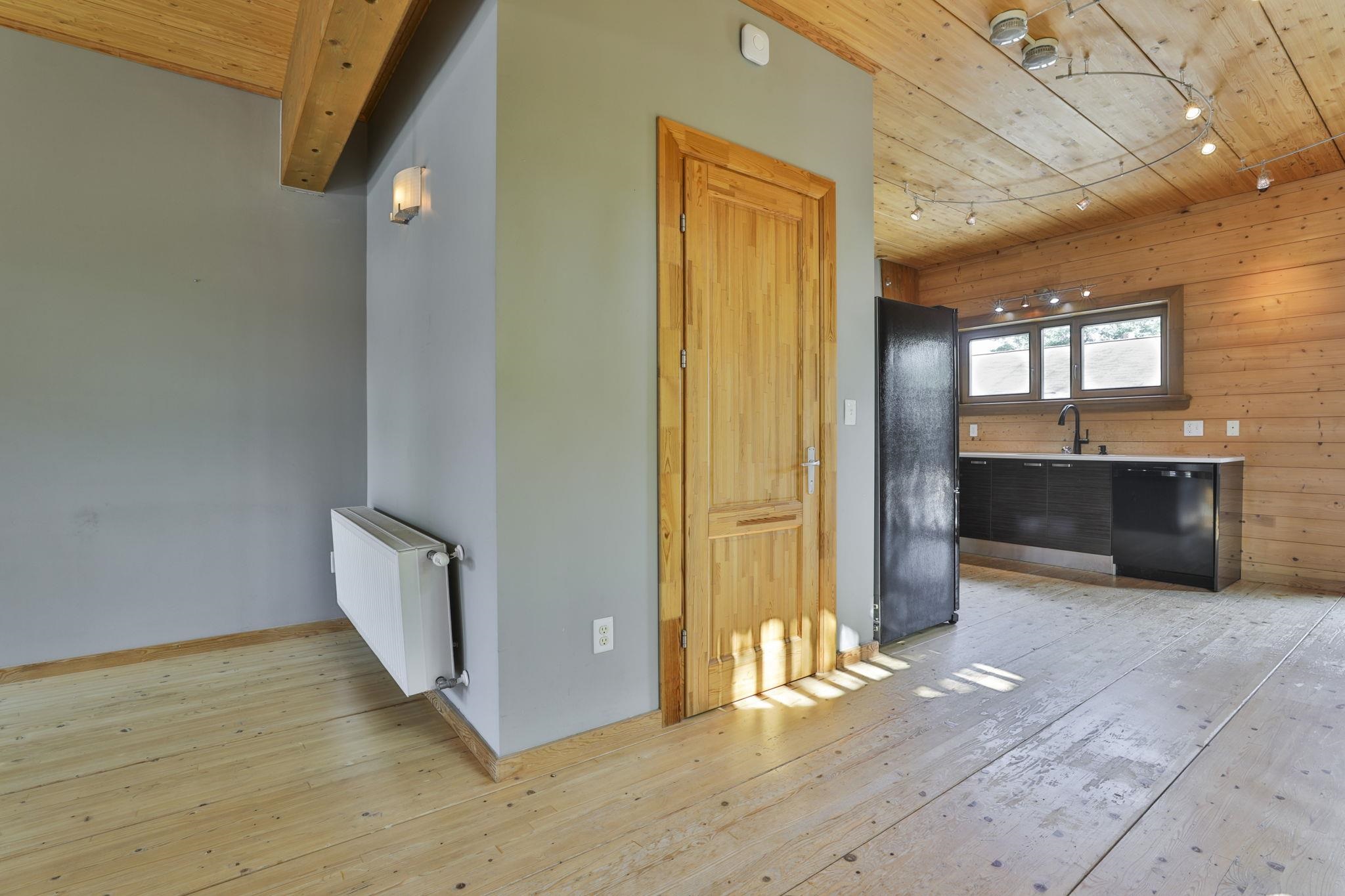 23 Vernon Street Unit: 1