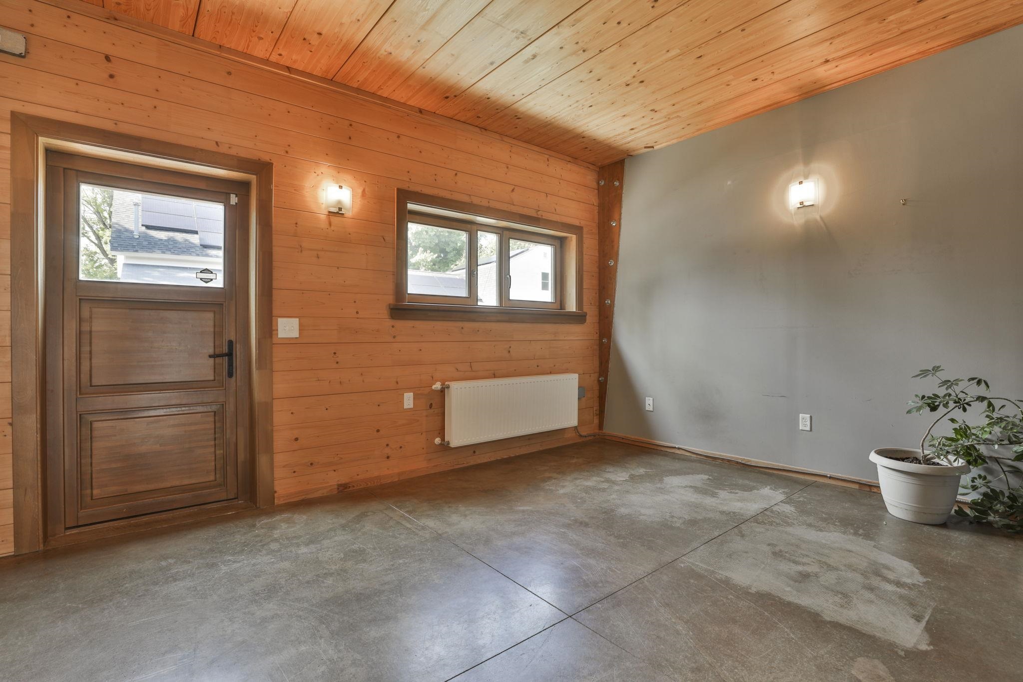 23 Vernon Street Unit: 1