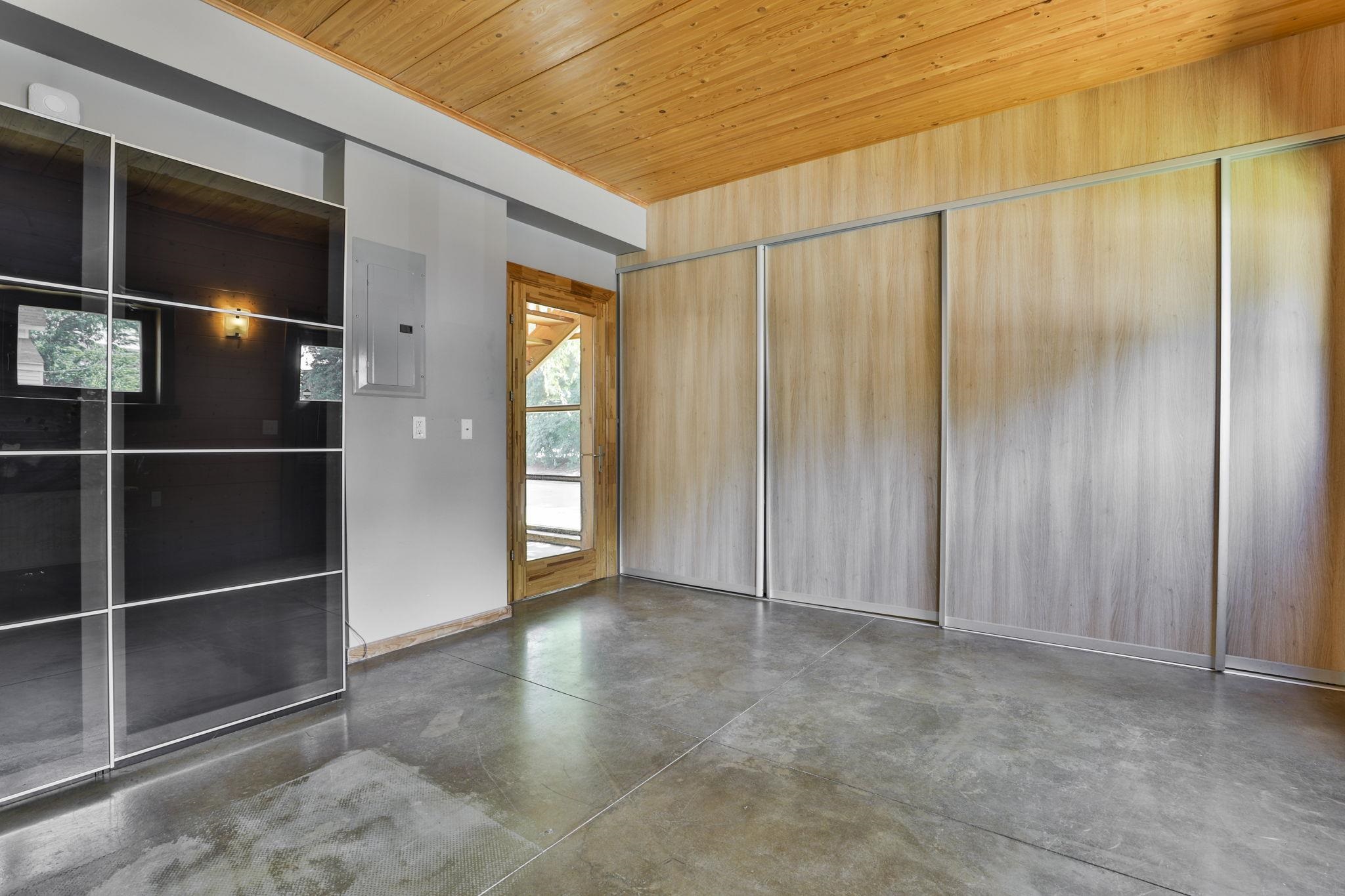 23 Vernon Street Unit: 1