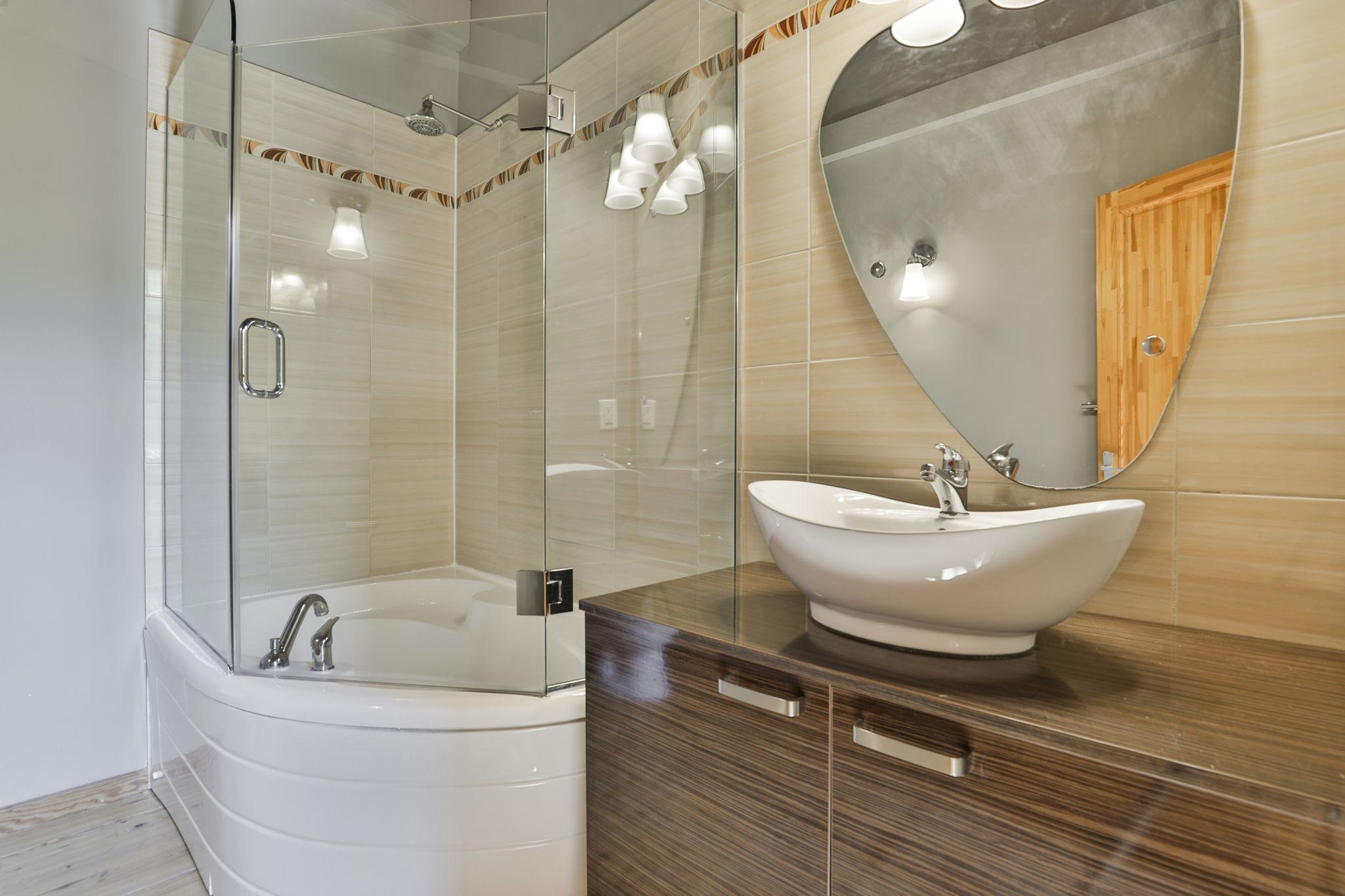 23 Vernon Street Unit: 1