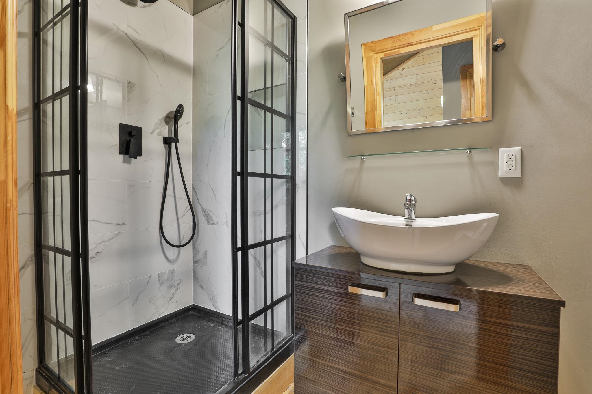 23 Vernon Street Unit: 1