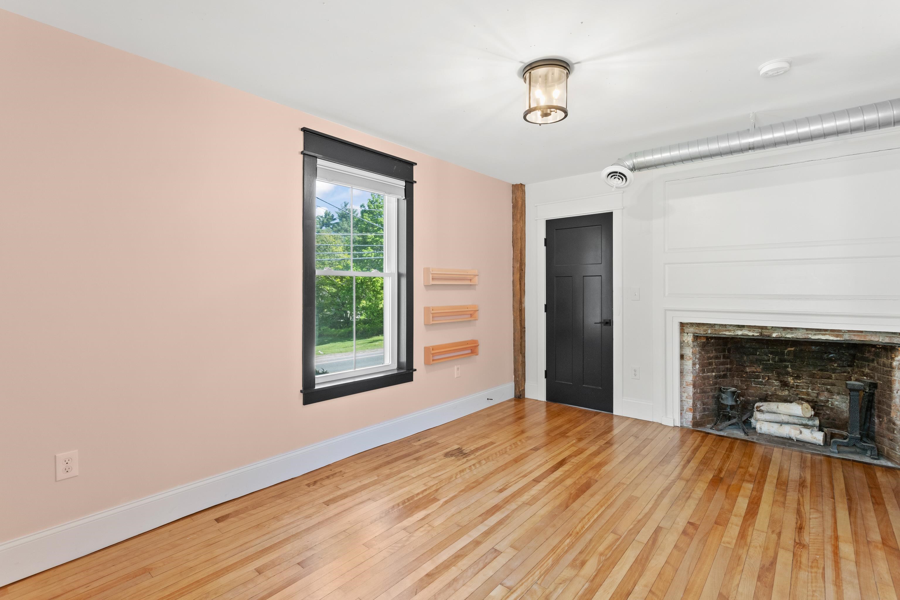 107 Ponemah Road Unit: 1A