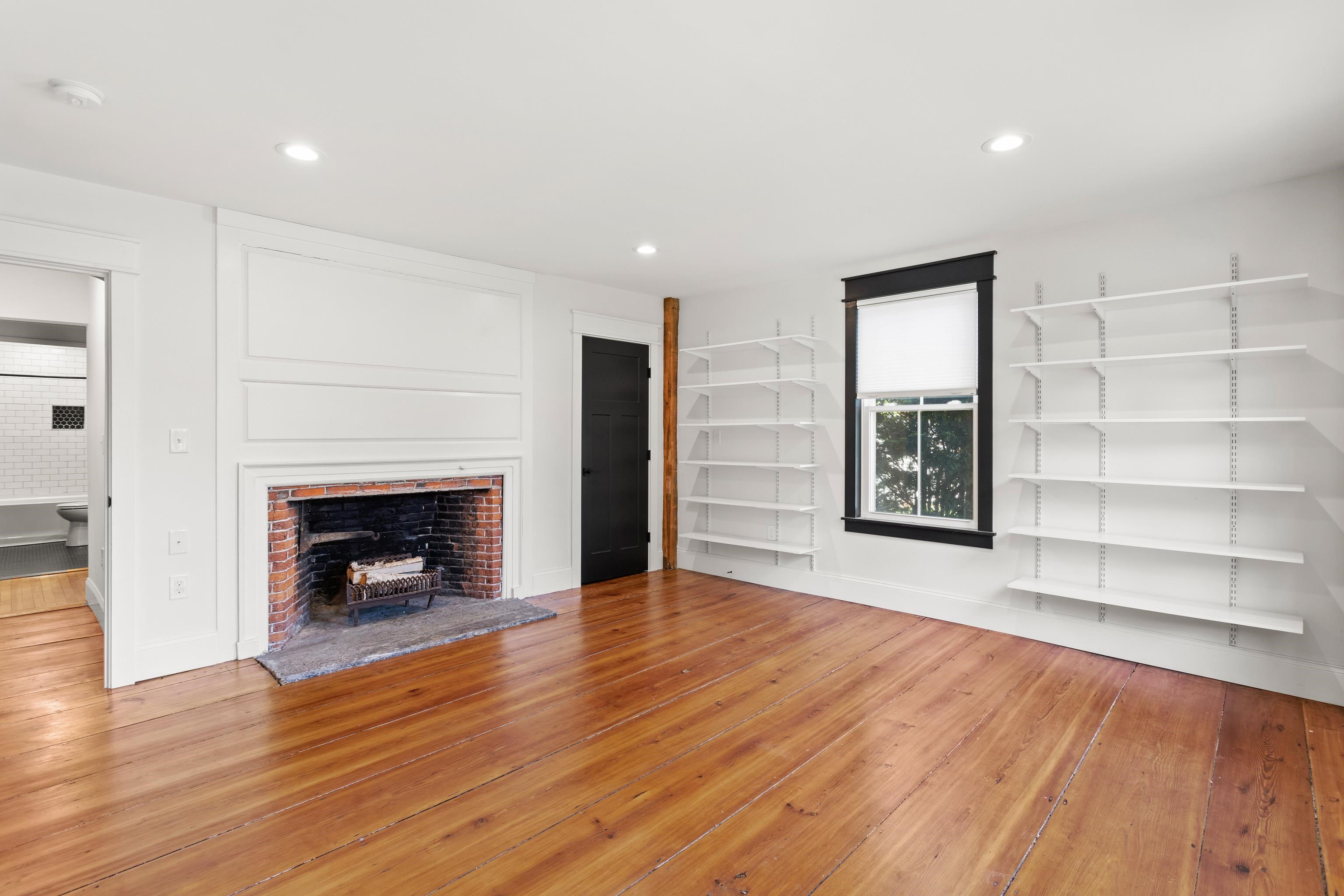 107 Ponemah Road Unit: 1A