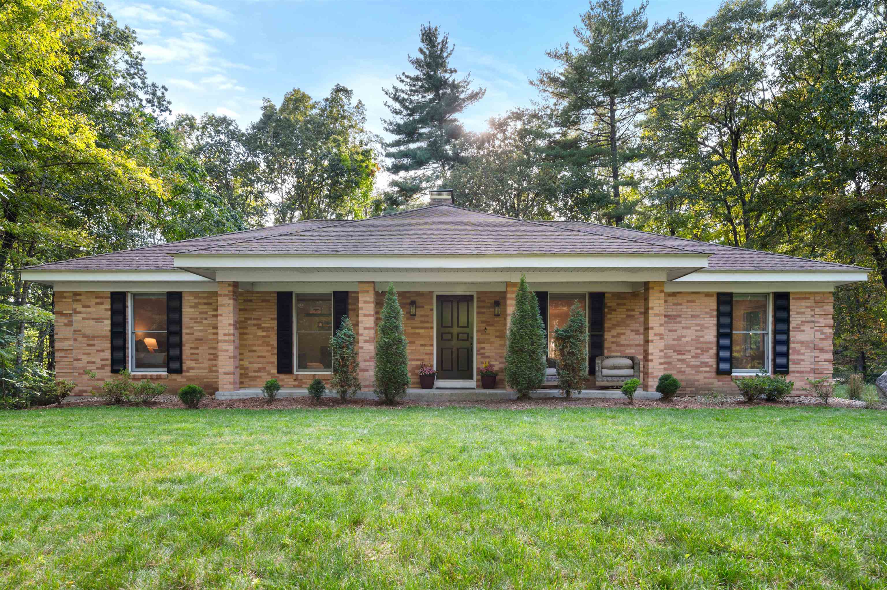 16 Hemlock Hill Road