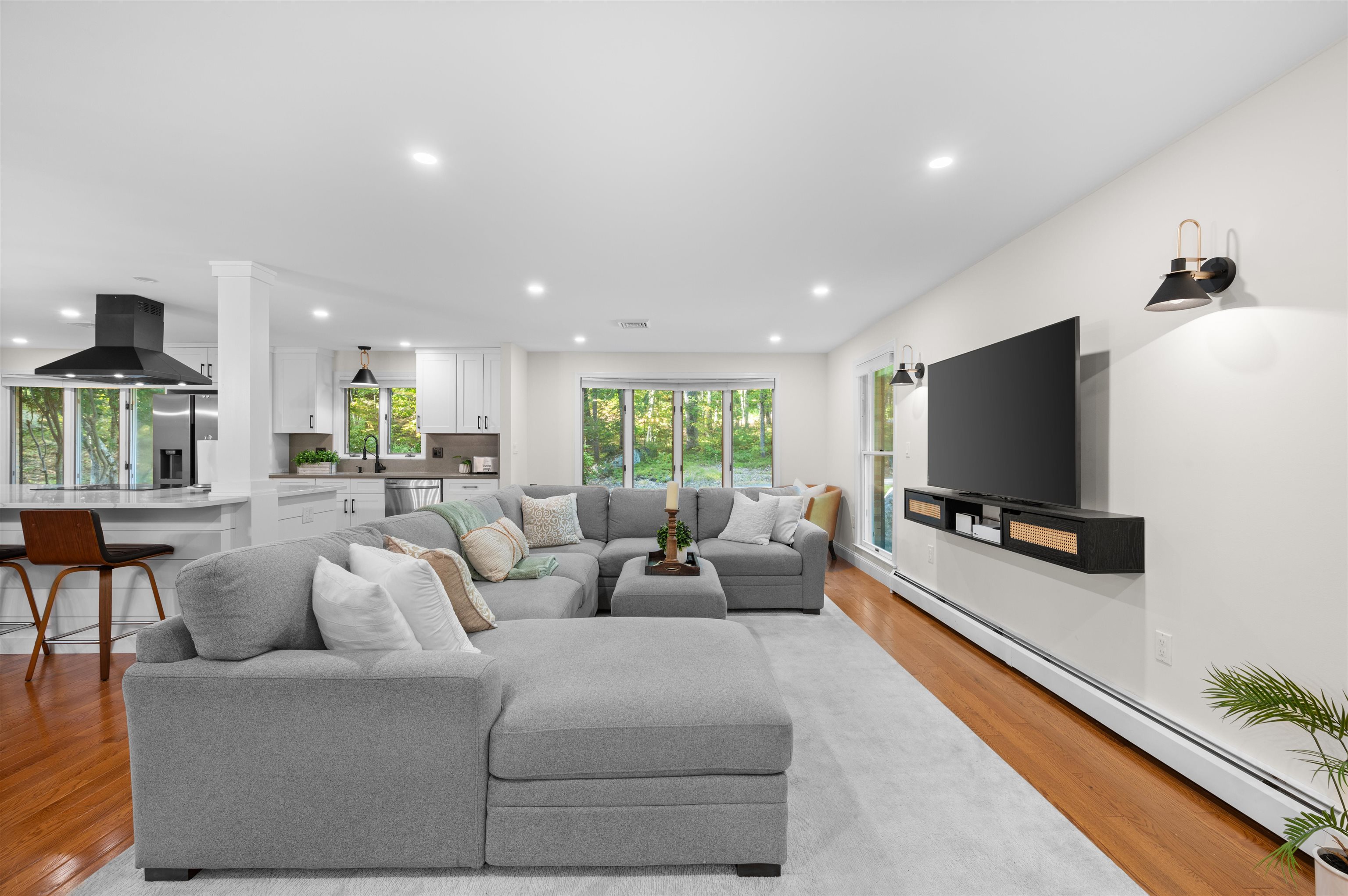 16 Hemlock Hill Road