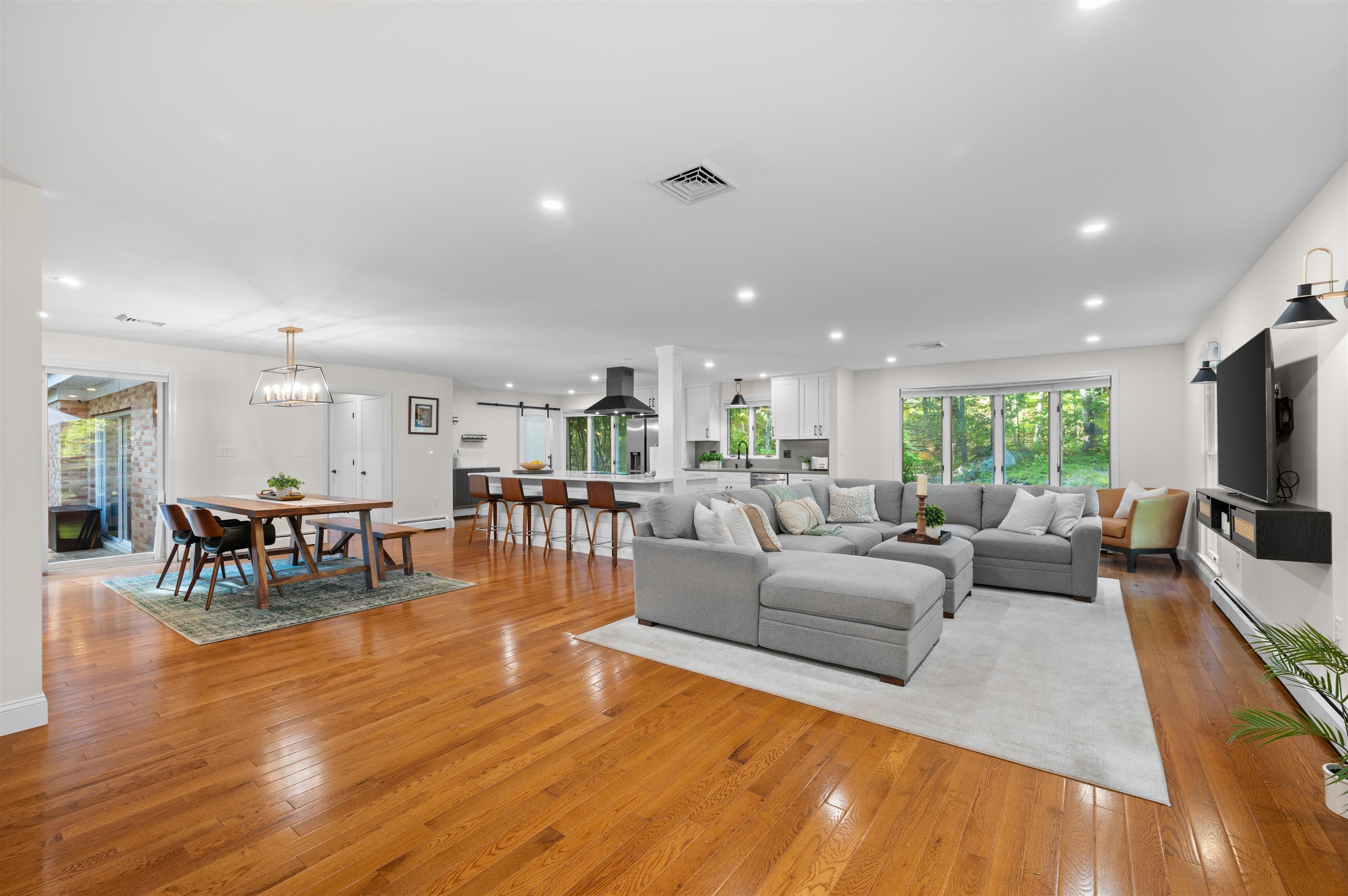 16 Hemlock Hill Road