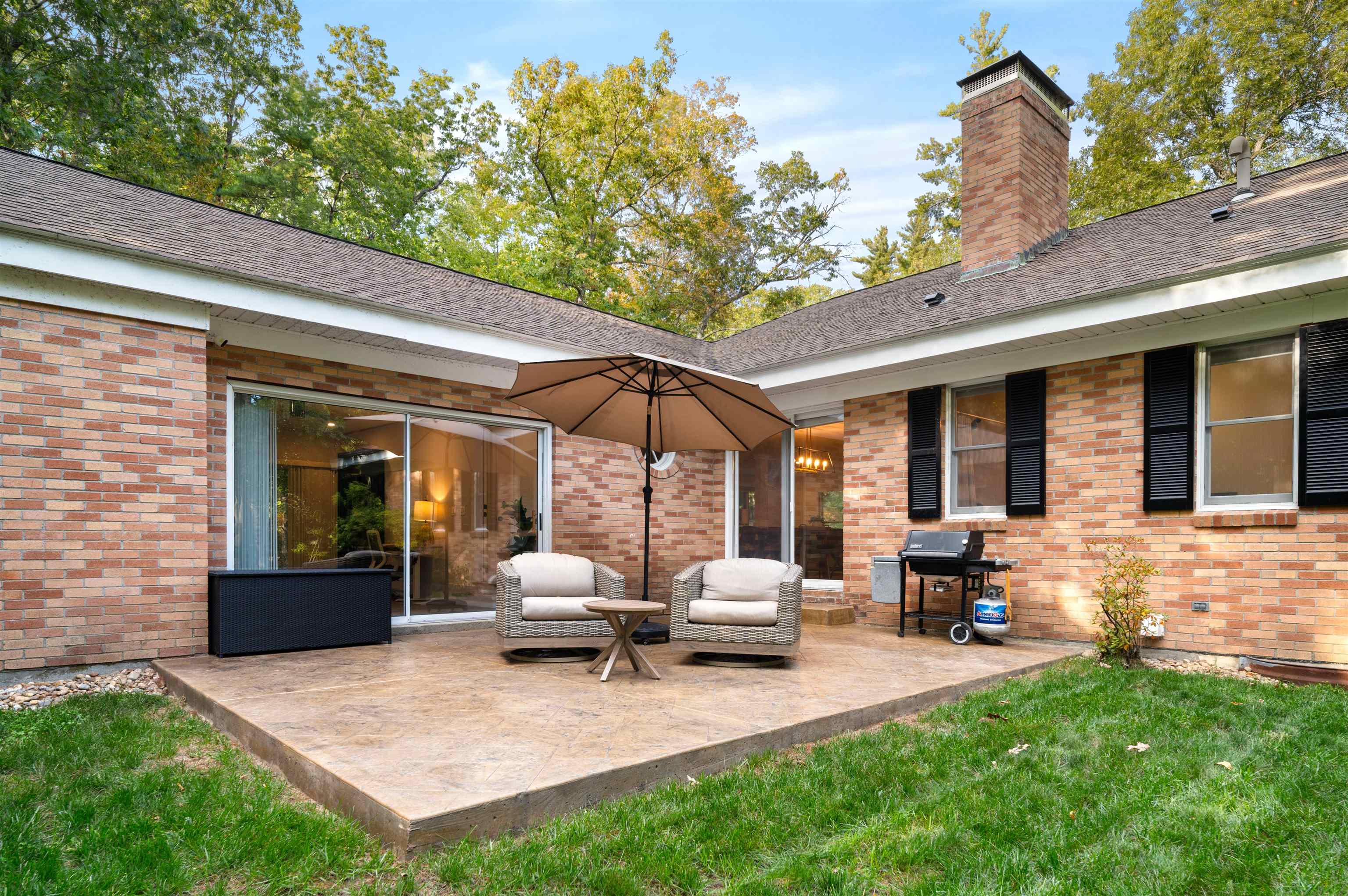 16 Hemlock Hill Road