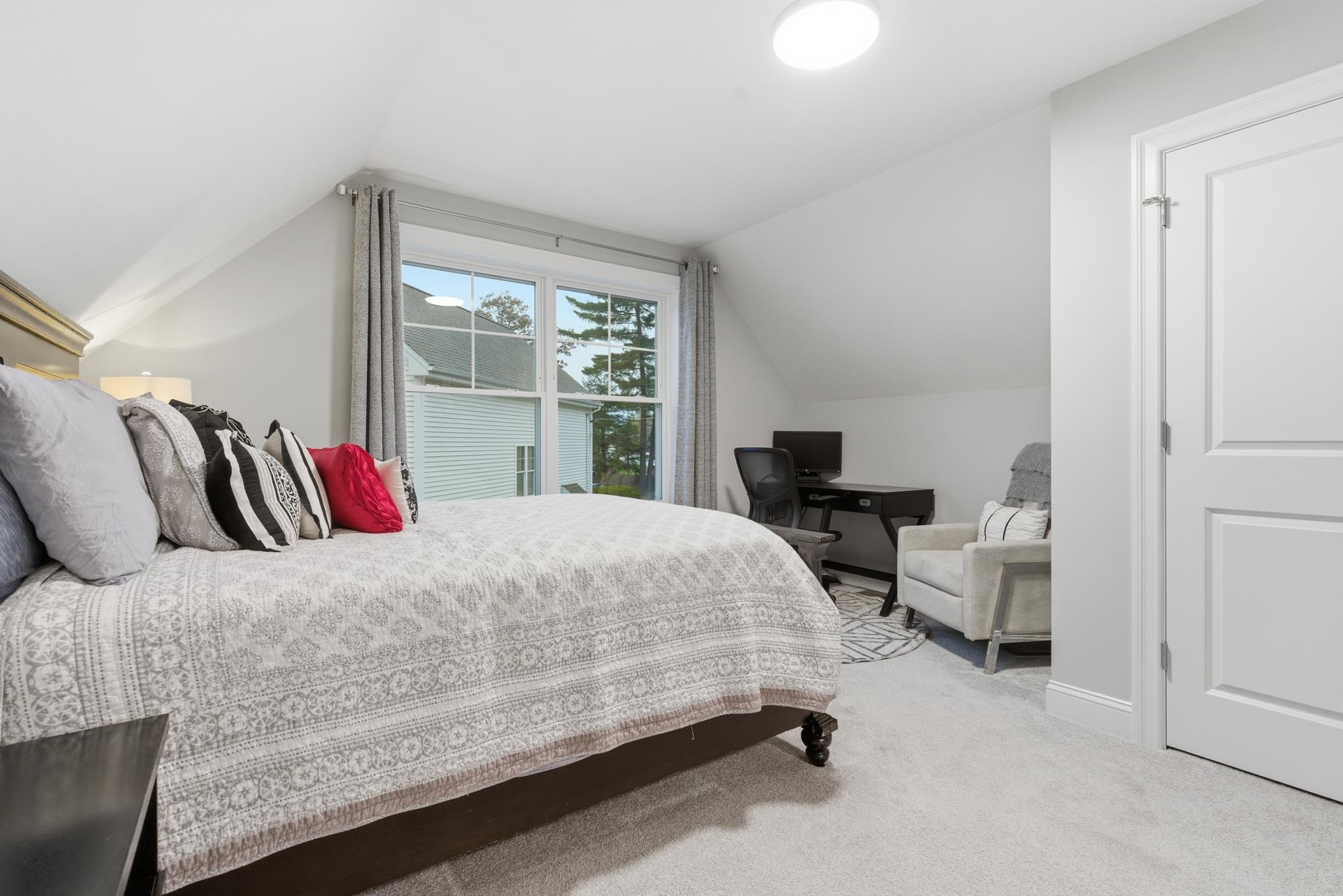 599 W Hollis Street Unit: B