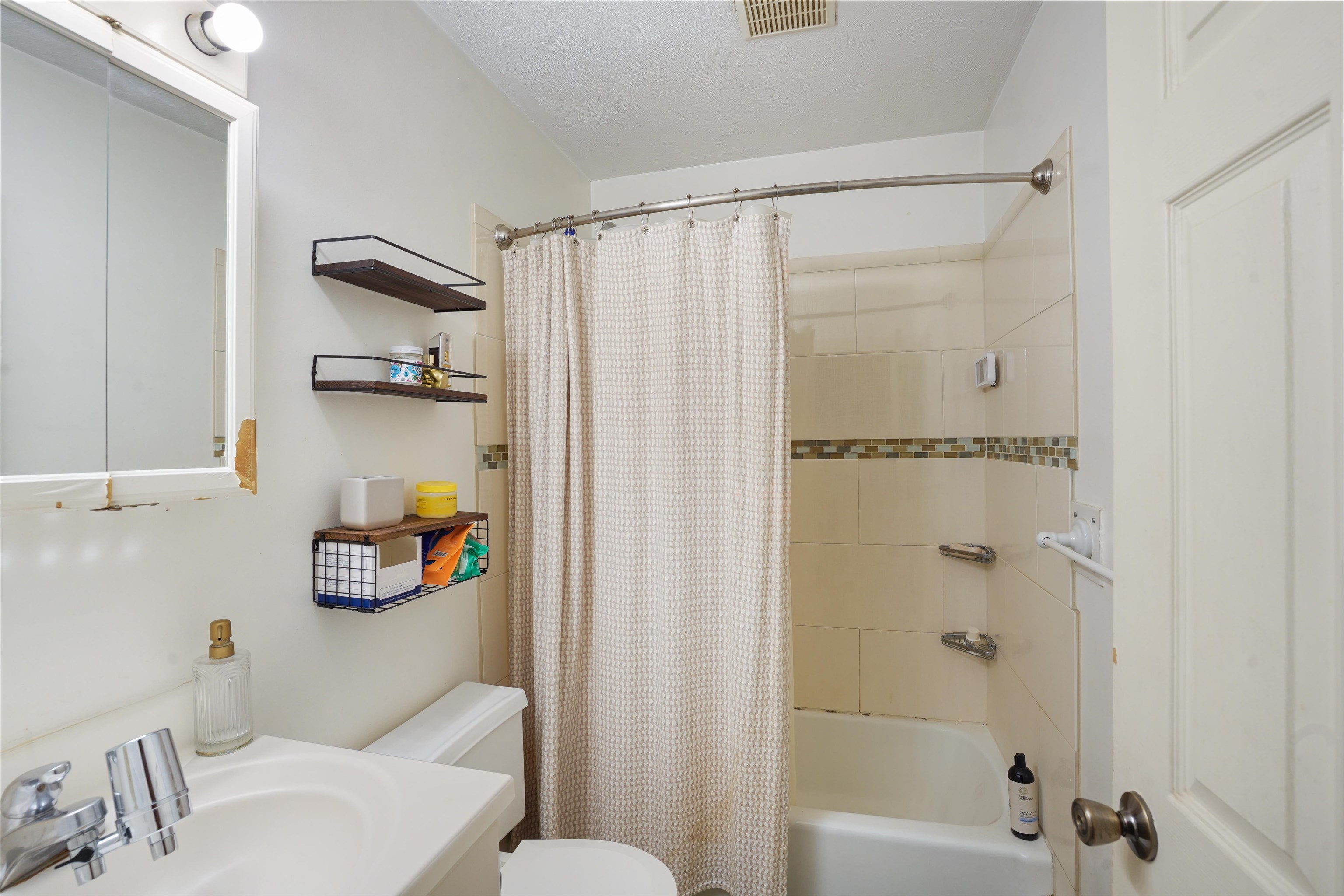 11 Strawberry Bank Road Unit: 17