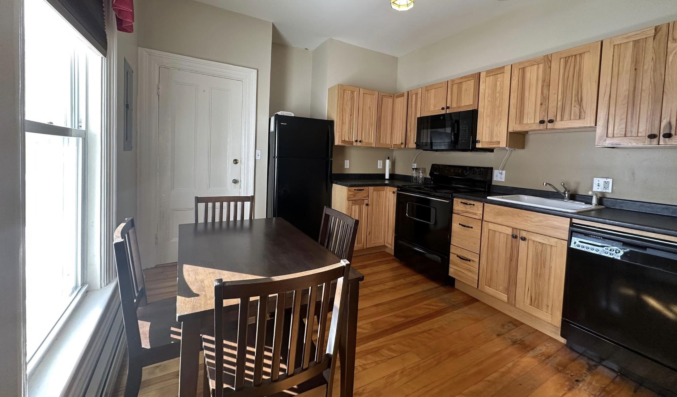 313 Bridge Street Unit: 3