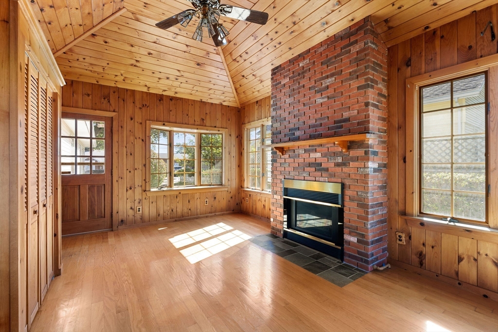 24 Sherbrook Ave, Worcester