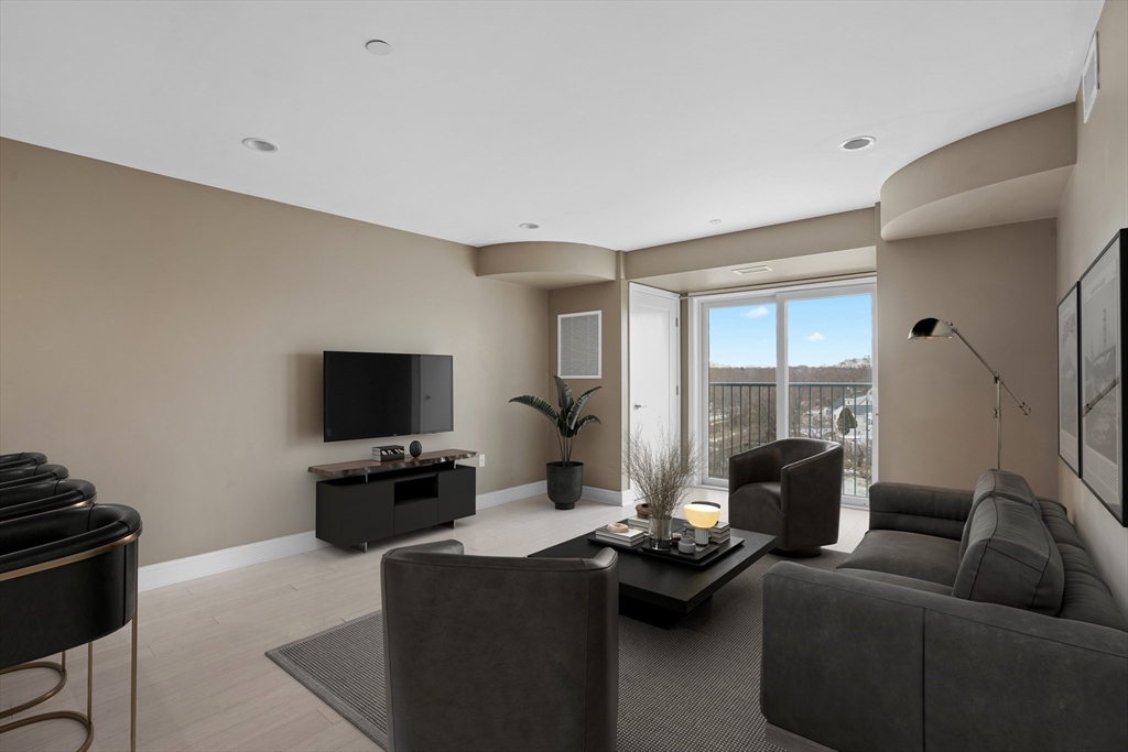 770 Washington Ave # 406