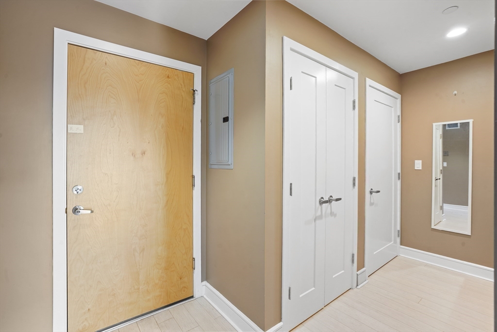 770 Washington Ave # 406