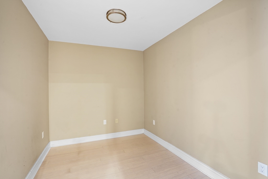 770 Washington Ave # 406