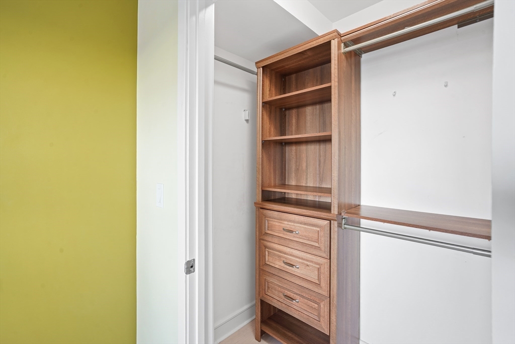 770 Washington Ave # 406