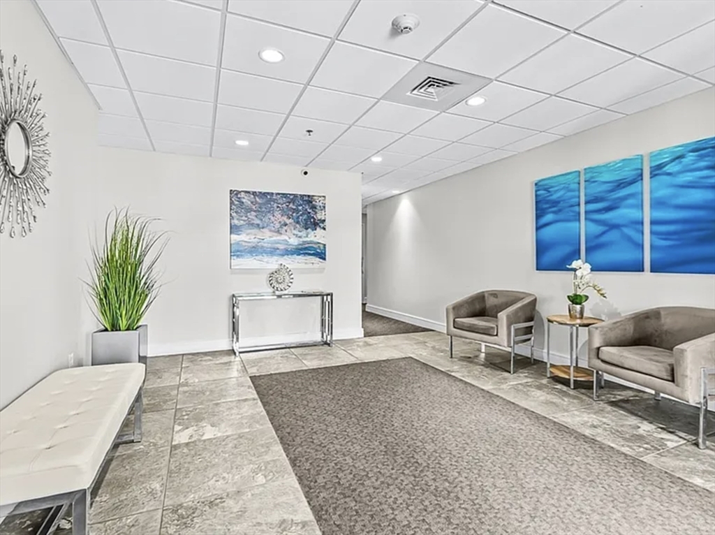 770 Washington Ave # 406