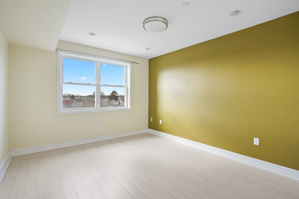 770 Washington Ave # 406