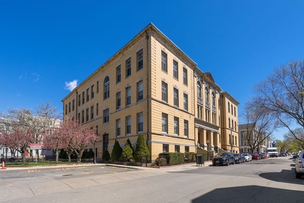 350 W 4th St # 204