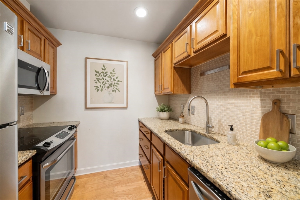 350 W 4th St # 204