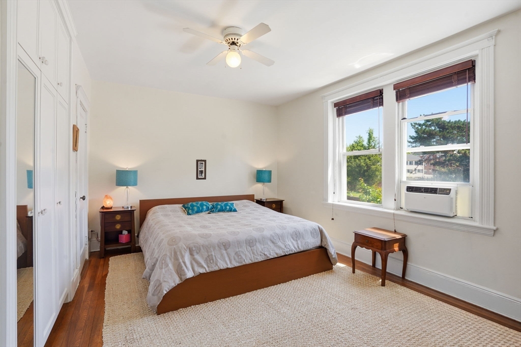 343 S Huntington Ave # 5