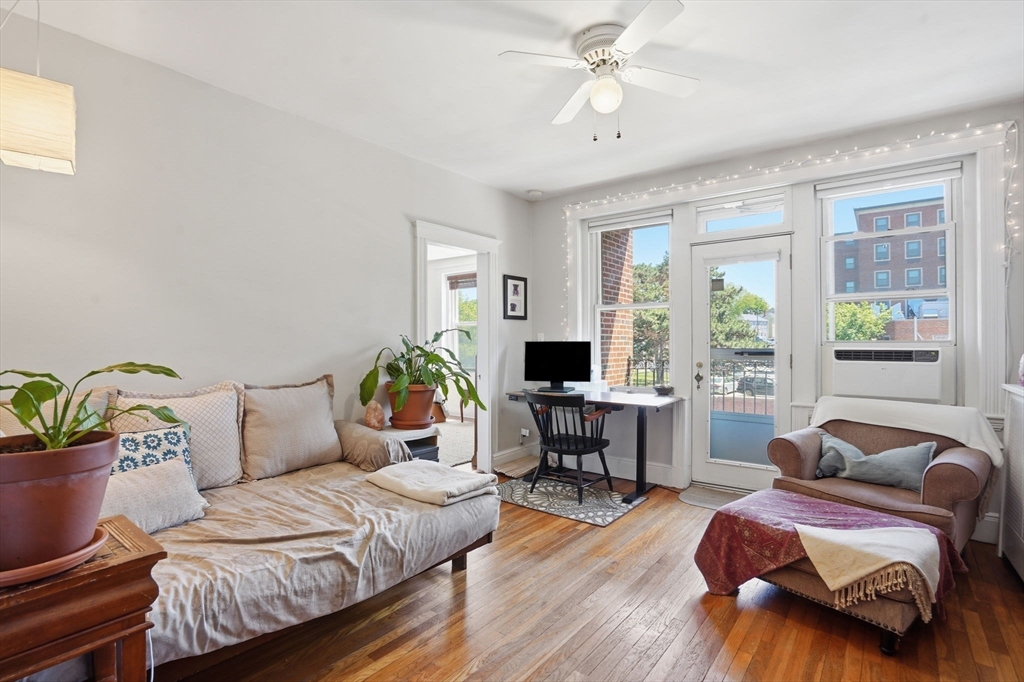 343 S Huntington Ave # 5