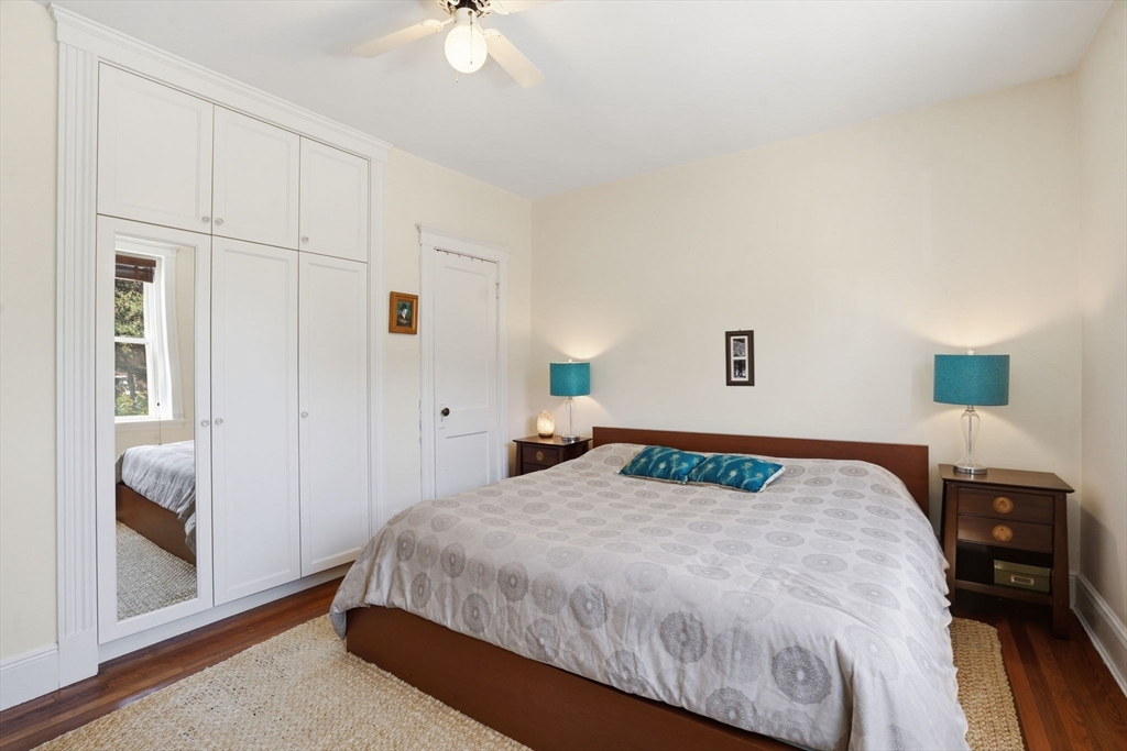 343 S Huntington Ave # 5