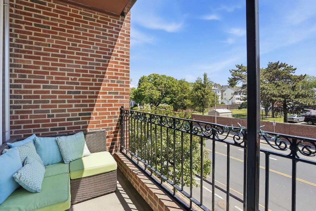 343 S Huntington Ave # 5