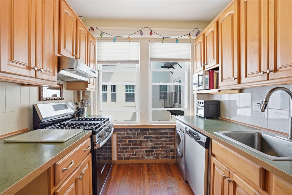 343 S Huntington Ave # 5