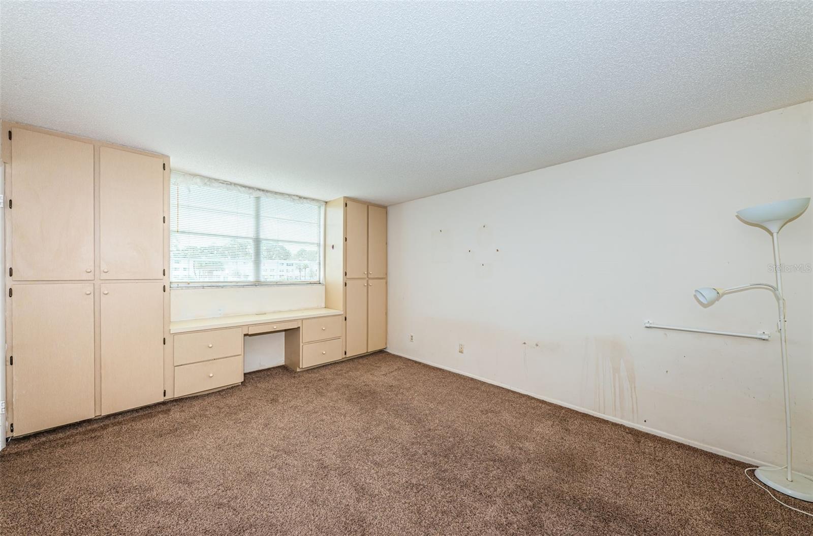 4895 BAY ST NE #211